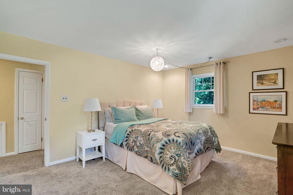 165 WOODPECKER ROAD