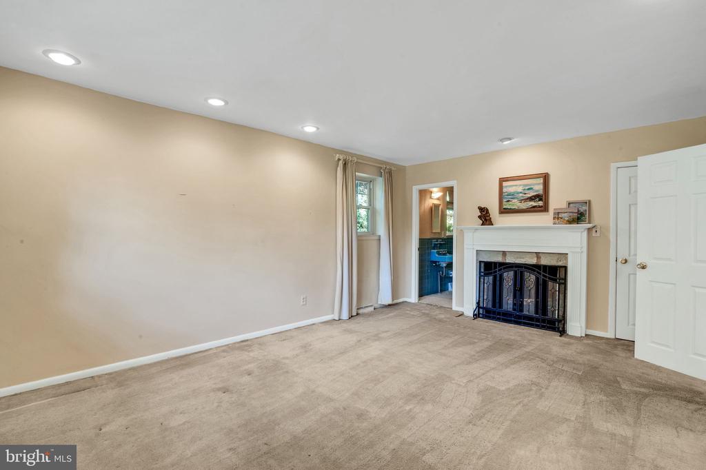 165 WOODPECKER ROAD