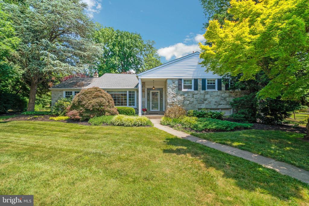 165 WOODPECKER ROAD