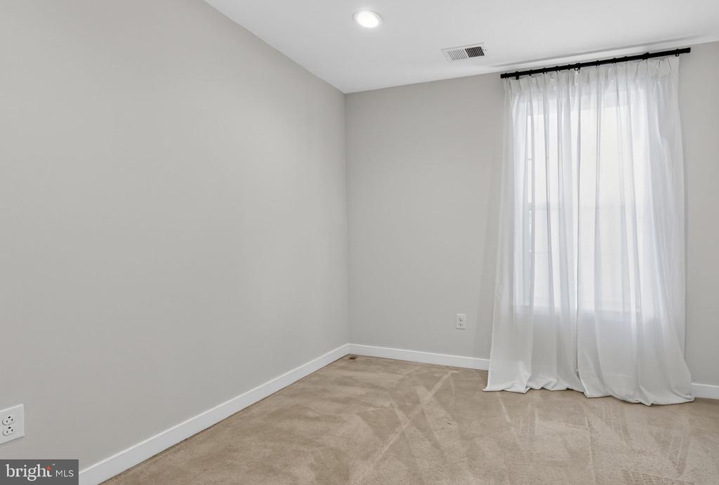 11 HEDLEY LANE