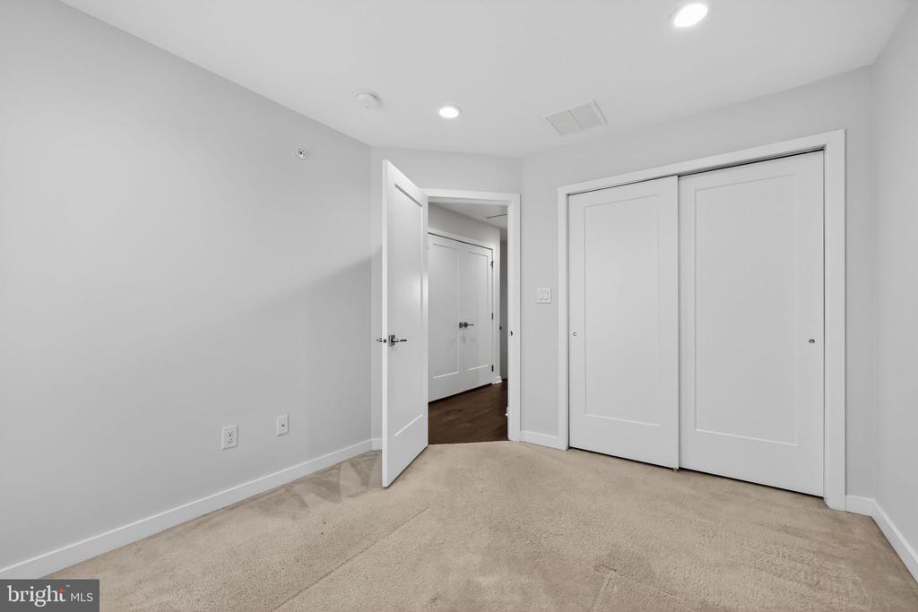 11 HEDLEY LANE