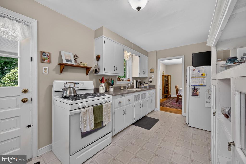 128 BONCOUER ROAD