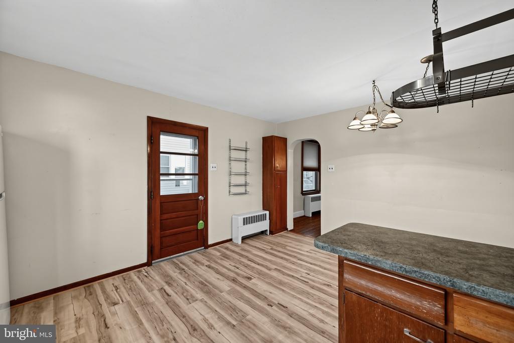 18 CENTER AVENUE
