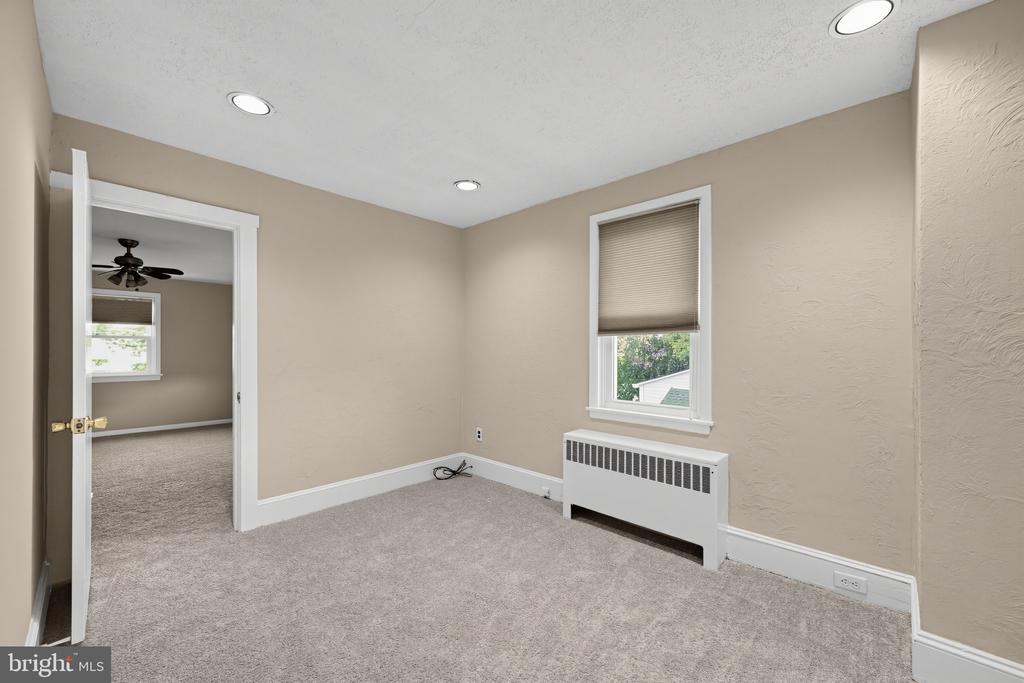 18 CENTER AVENUE