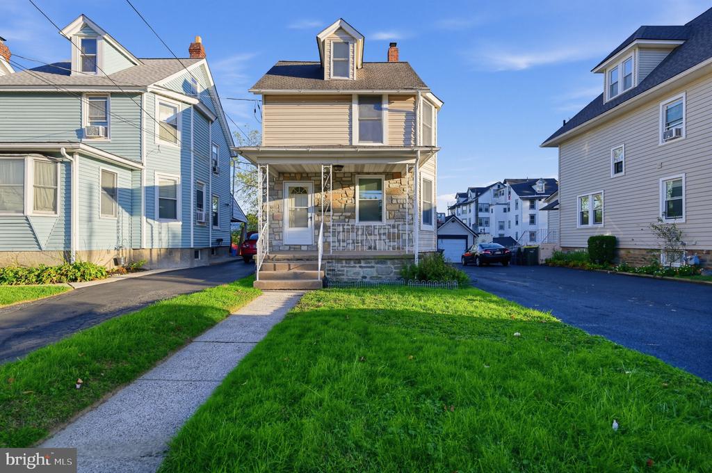 18 CENTER AVENUE