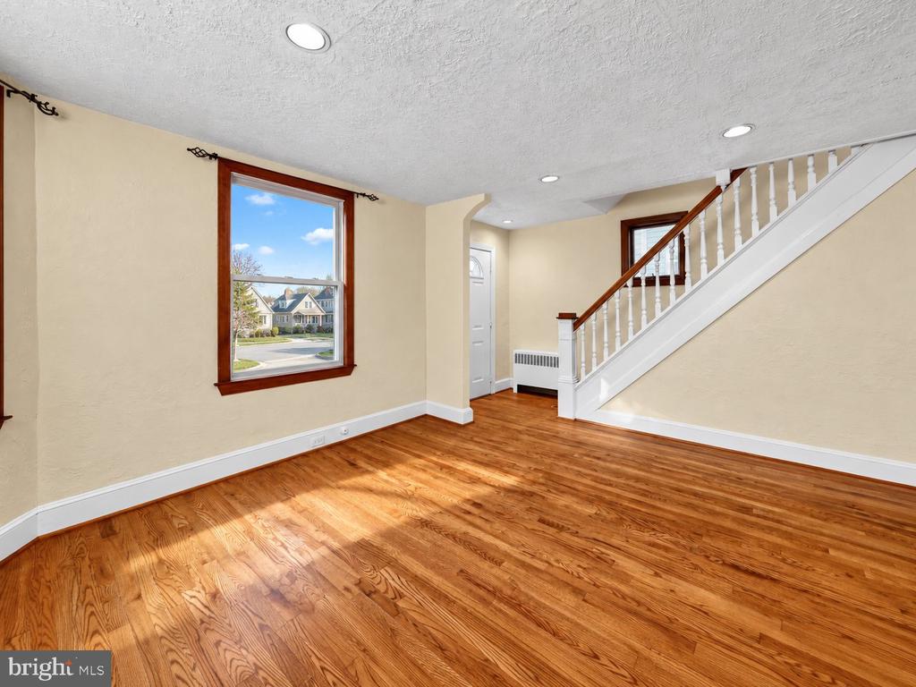 18 CENTER AVENUE
