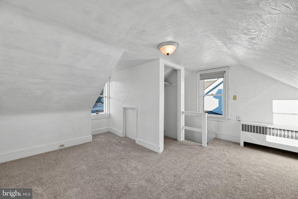 18 CENTER AVENUE