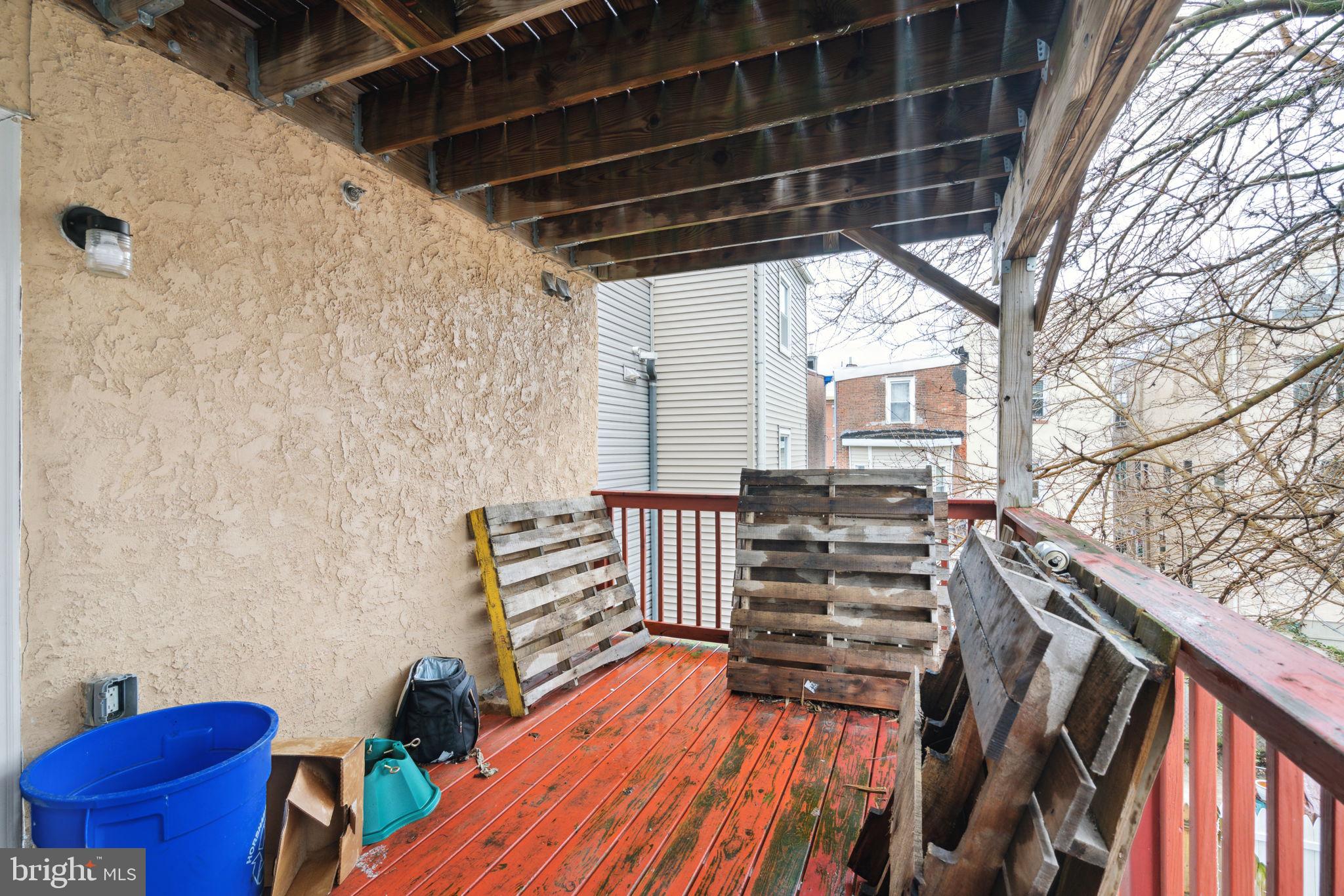 865 N Uber St