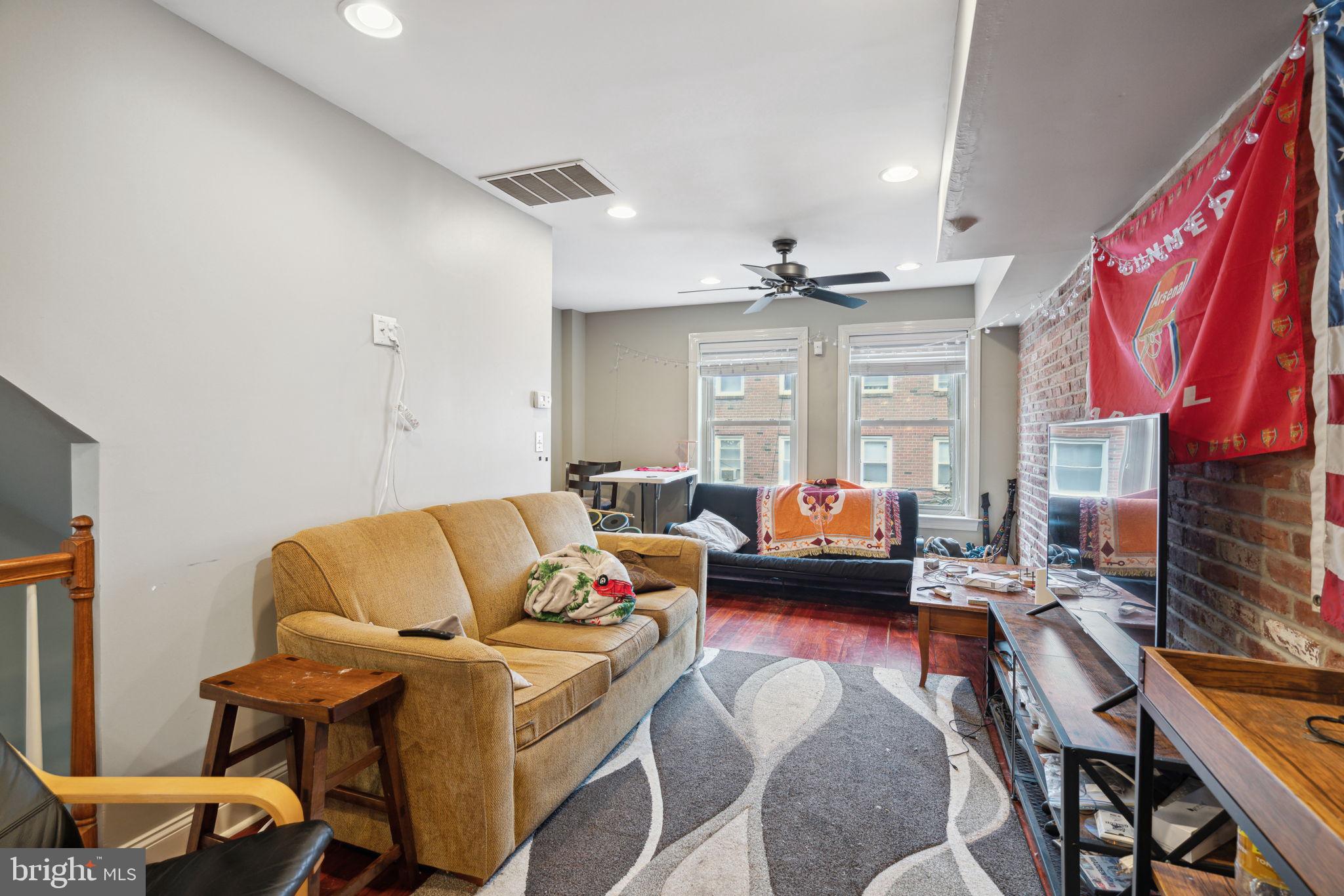 865 N Uber St