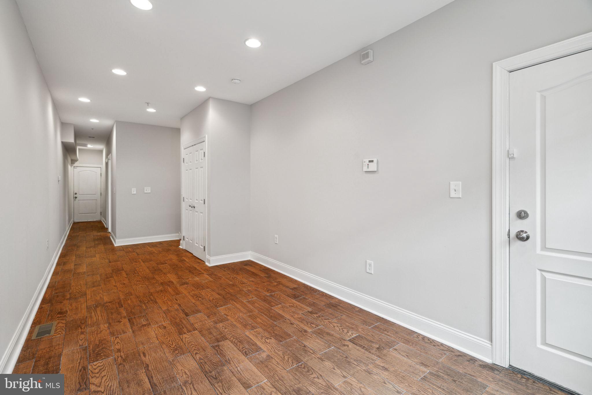 865 N Uber St