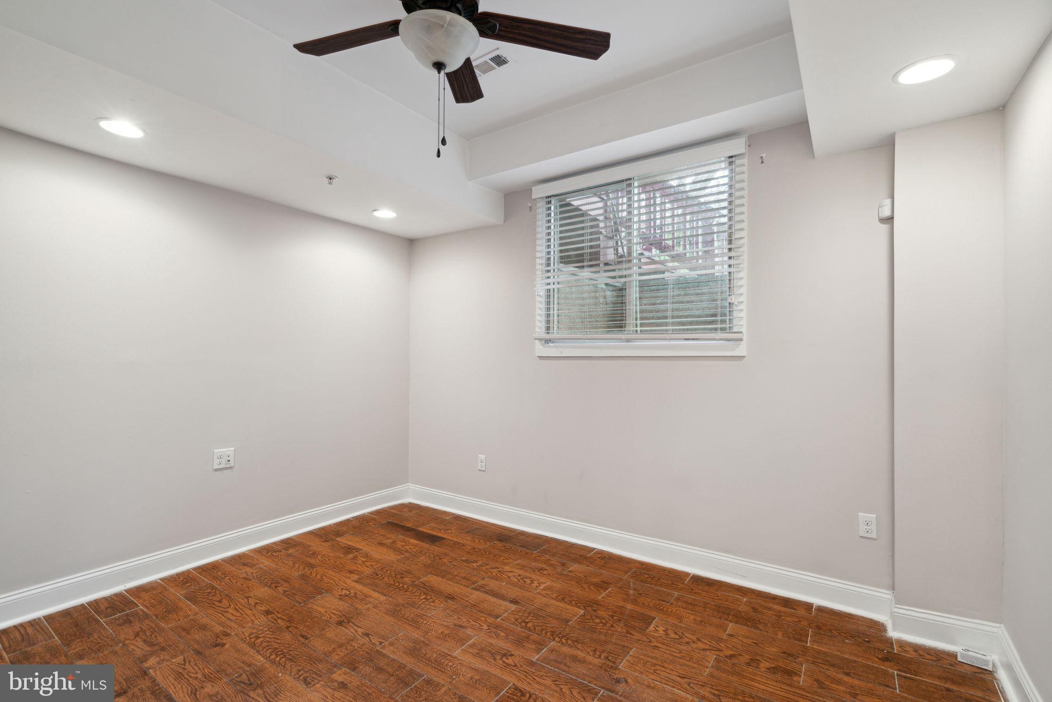 865 N Uber St