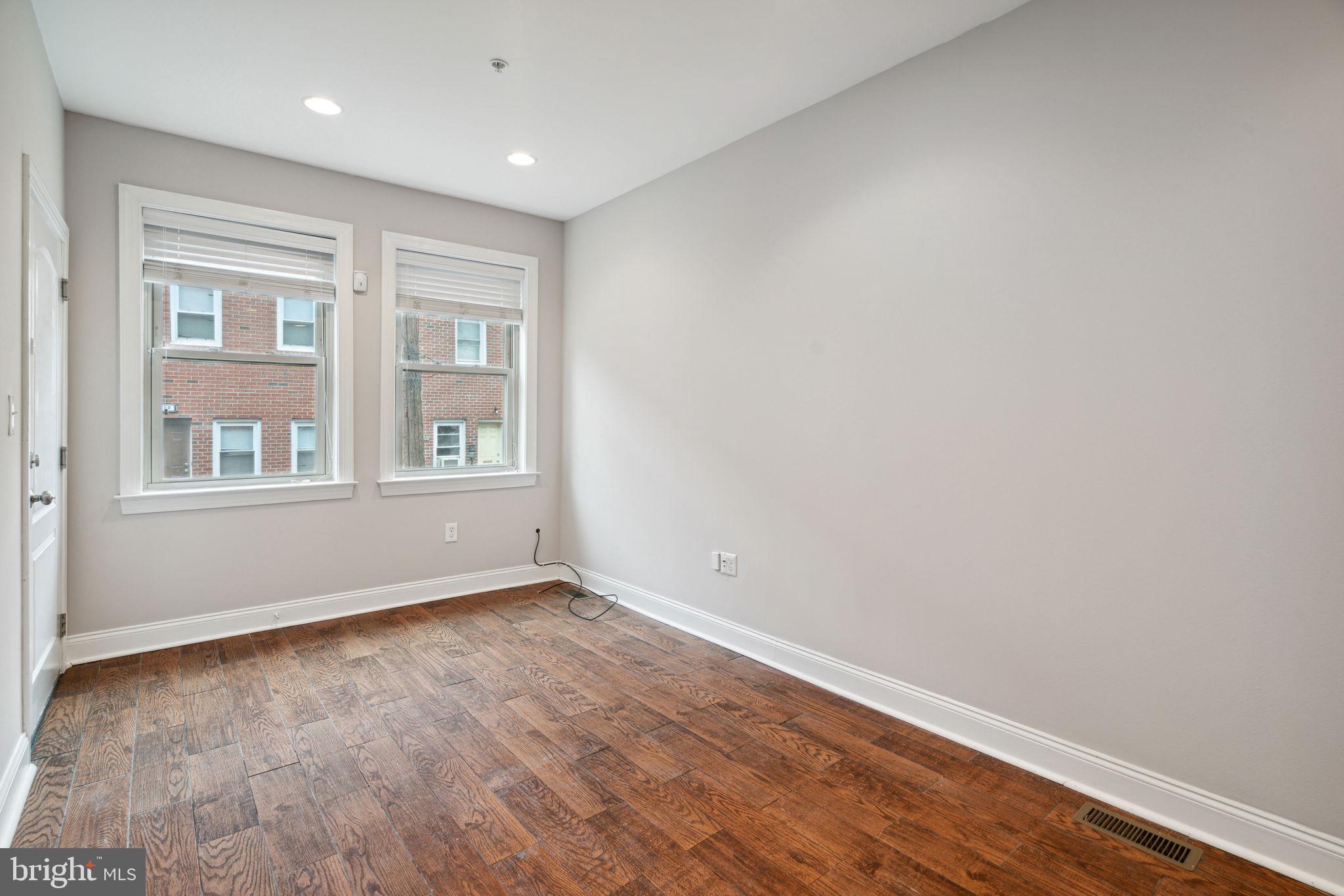 865 N Uber St