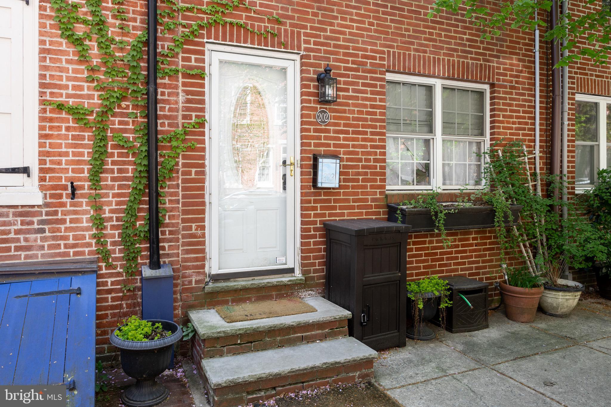 202 Carpenter St