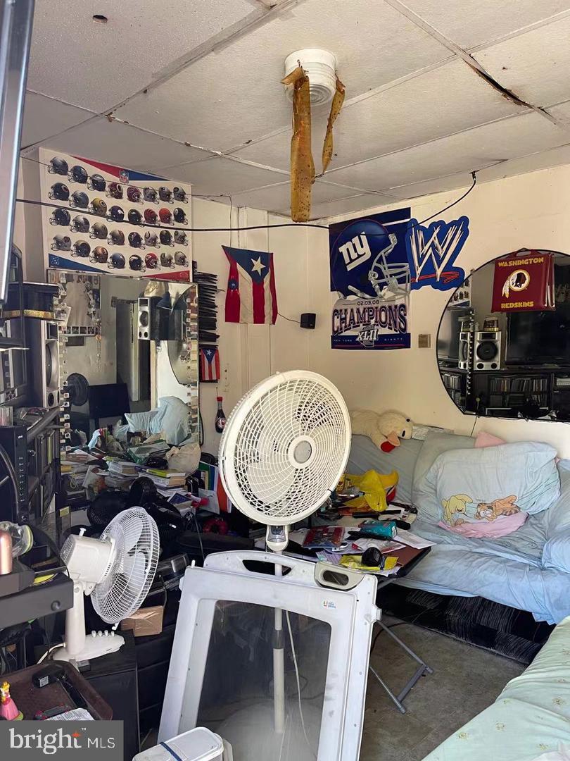 2811 N MUTTER STREET