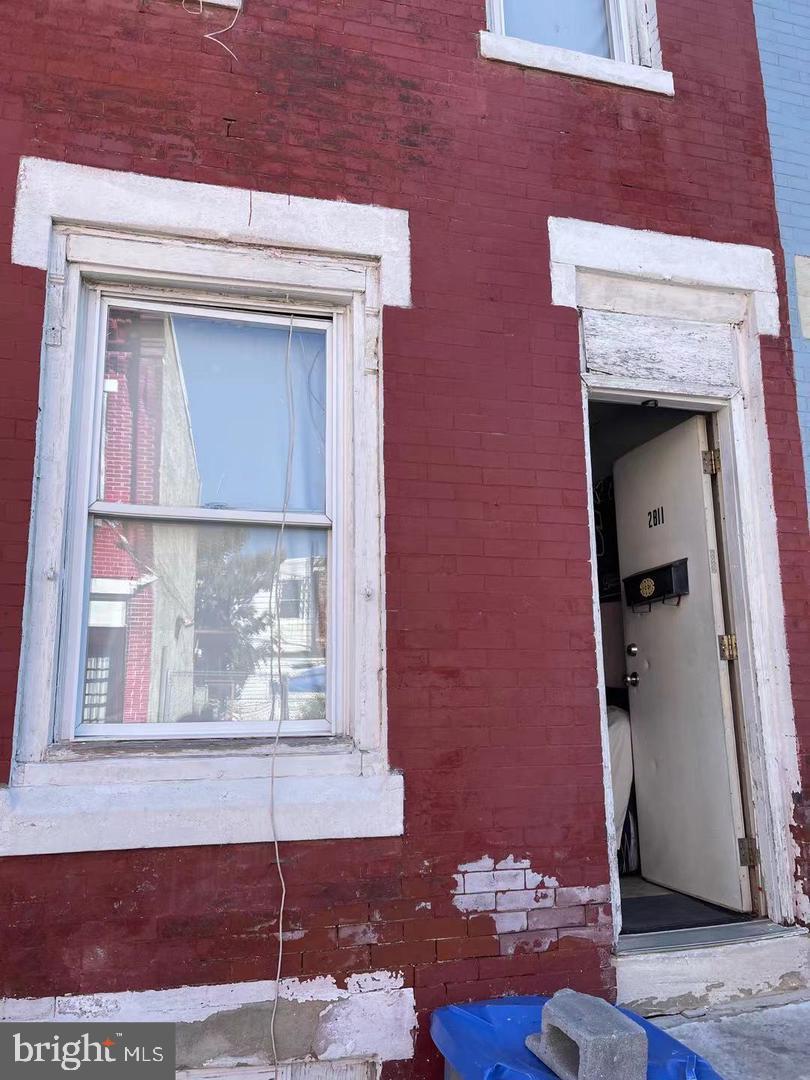 2811 N MUTTER STREET