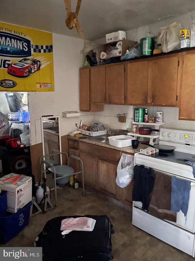 2811 N MUTTER STREET