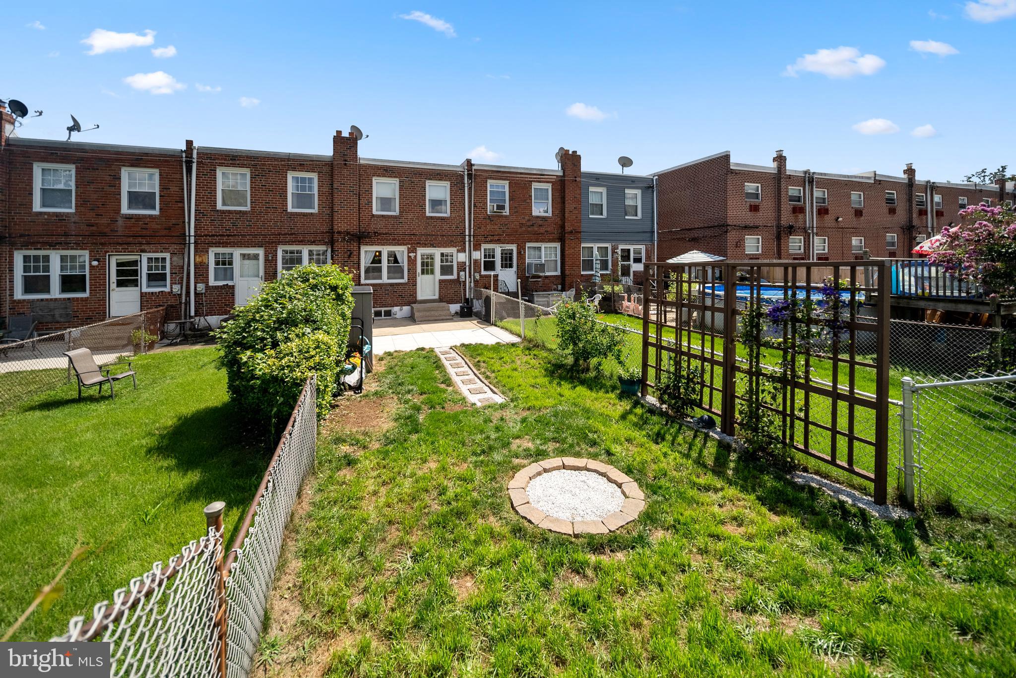 529 Martin St