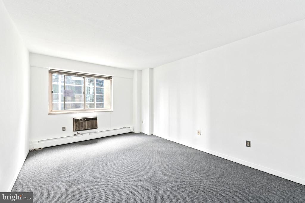 1900 JOHN F KENNEDY BOULEVARD Unit: 1610