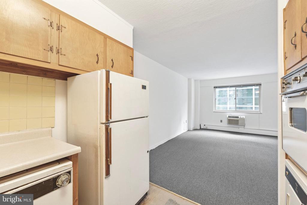 1900 JOHN F KENNEDY BOULEVARD Unit: 1610