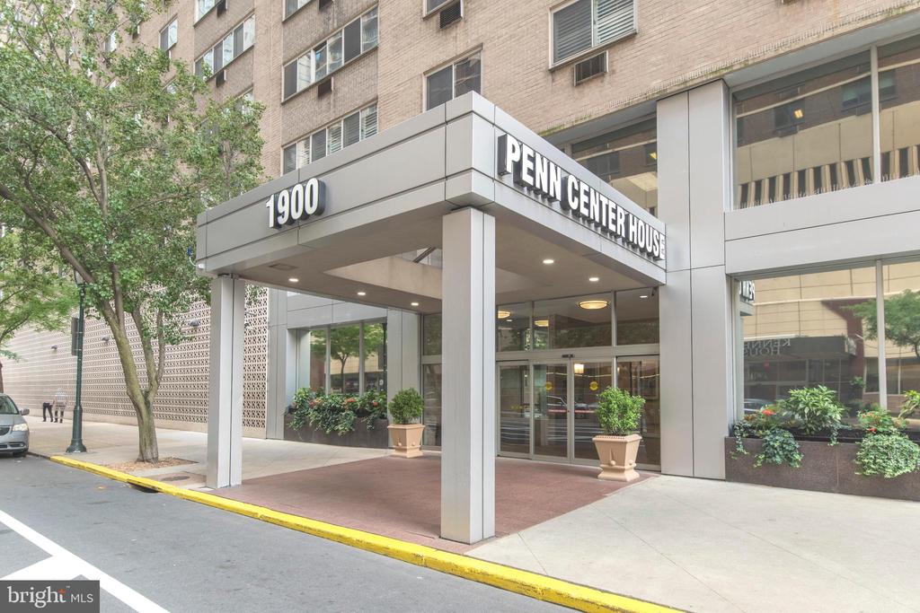 1900 JOHN F KENNEDY BOULEVARD Unit: 1610