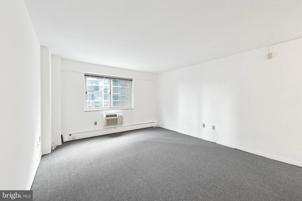 1900 JOHN F KENNEDY BOULEVARD Unit: 1610