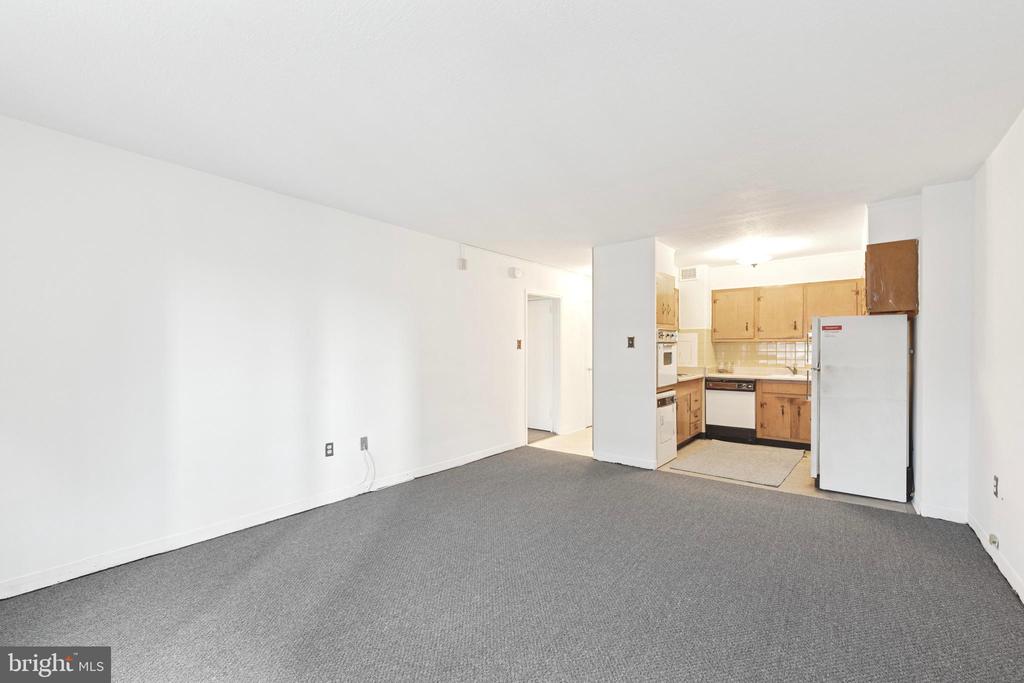 1900 JOHN F KENNEDY BOULEVARD Unit: 1610