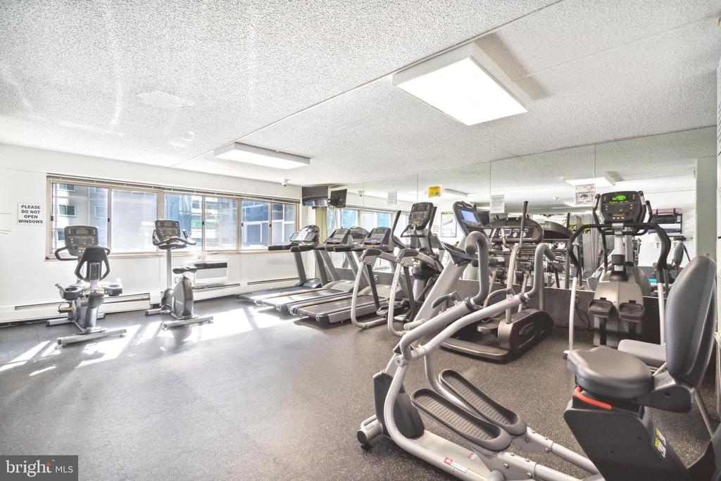1900 JOHN F KENNEDY BOULEVARD Unit: 1610