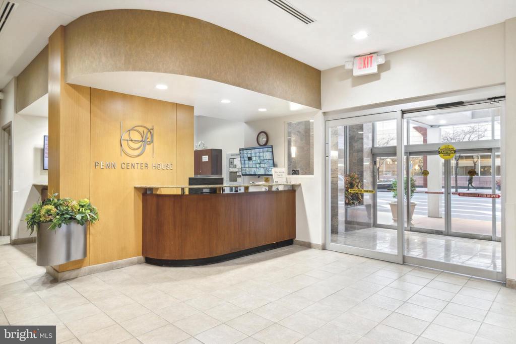 1900 JOHN F KENNEDY BOULEVARD Unit: 1610