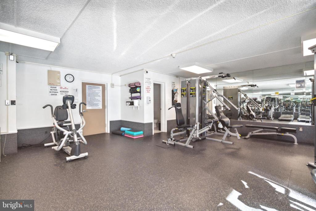 1900 JOHN F KENNEDY BOULEVARD Unit: 1610