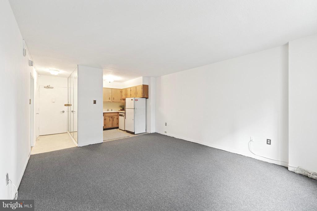 1900 JOHN F KENNEDY BOULEVARD Unit: 1610