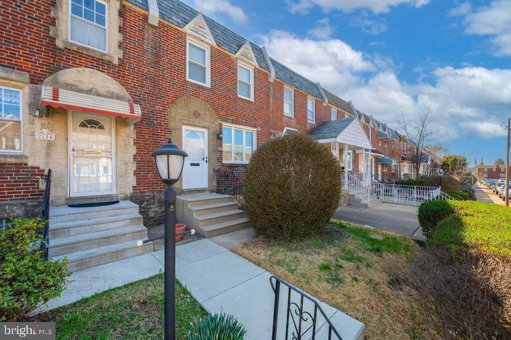 2152 LARDNER STREET