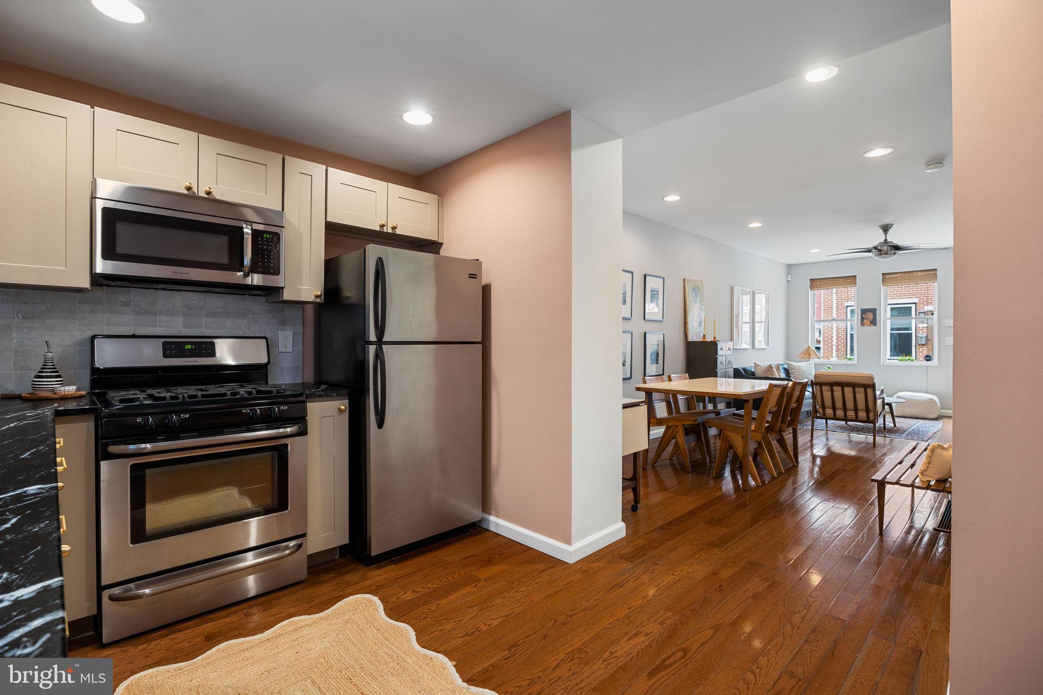 1424 S ORIANNA STREET