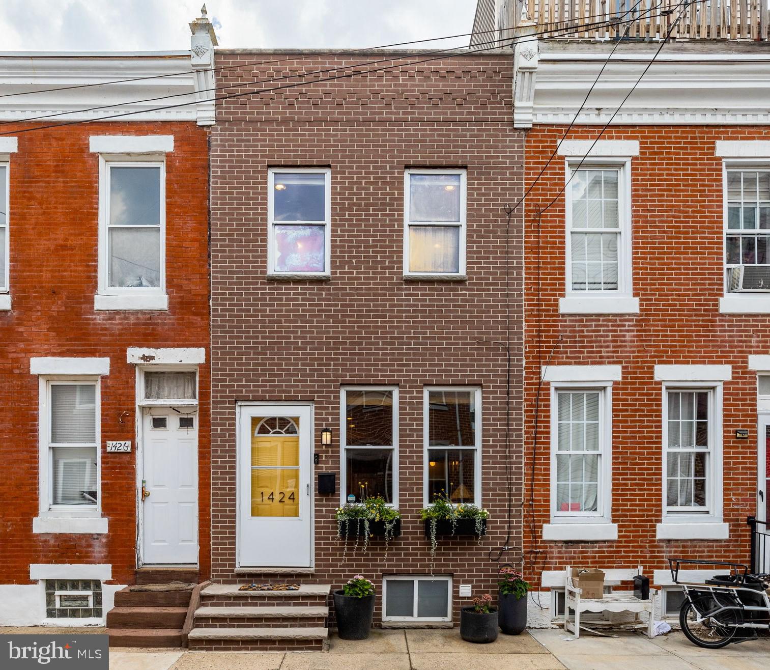 1424 S ORIANNA STREET