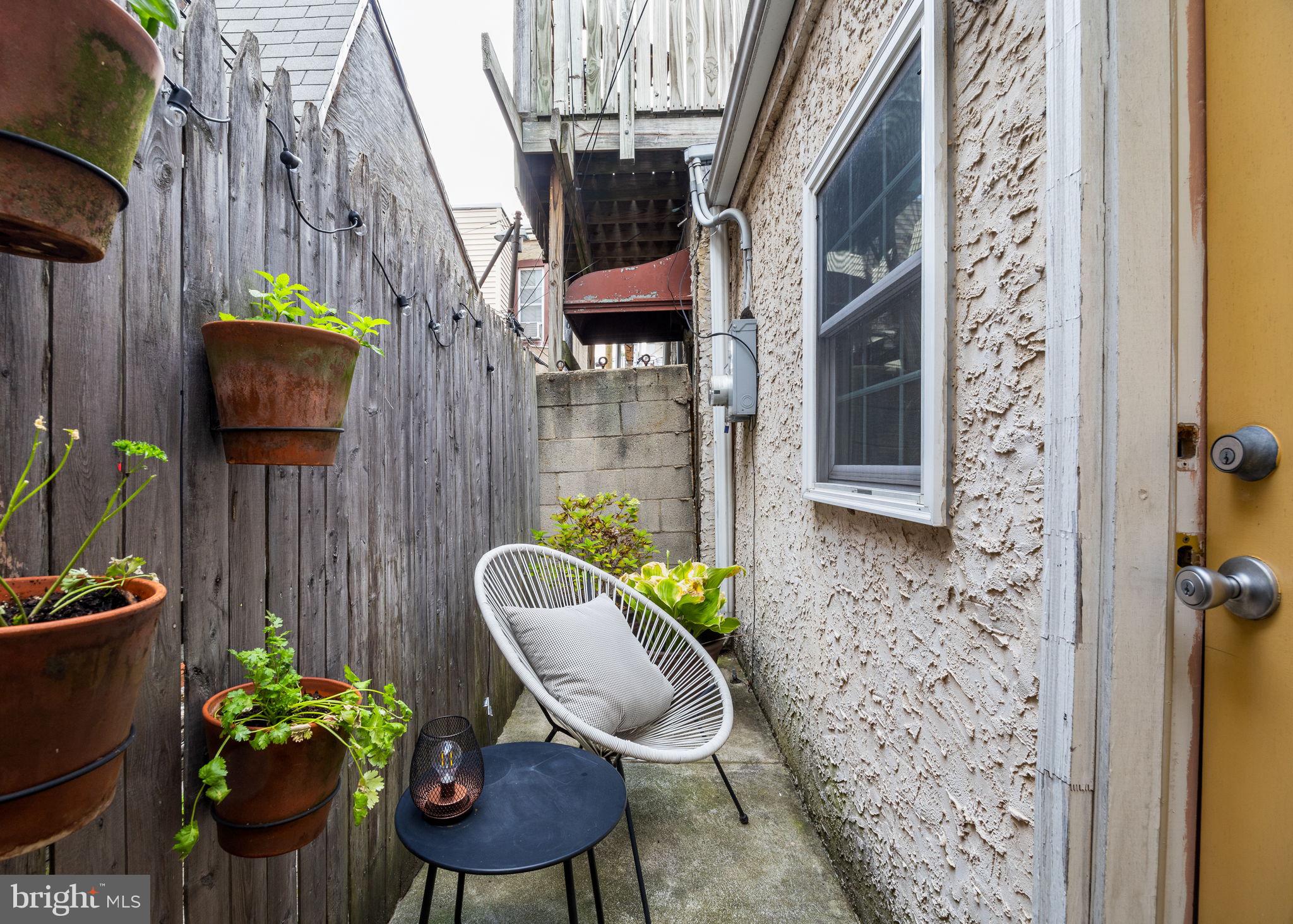 1424 S ORIANNA STREET