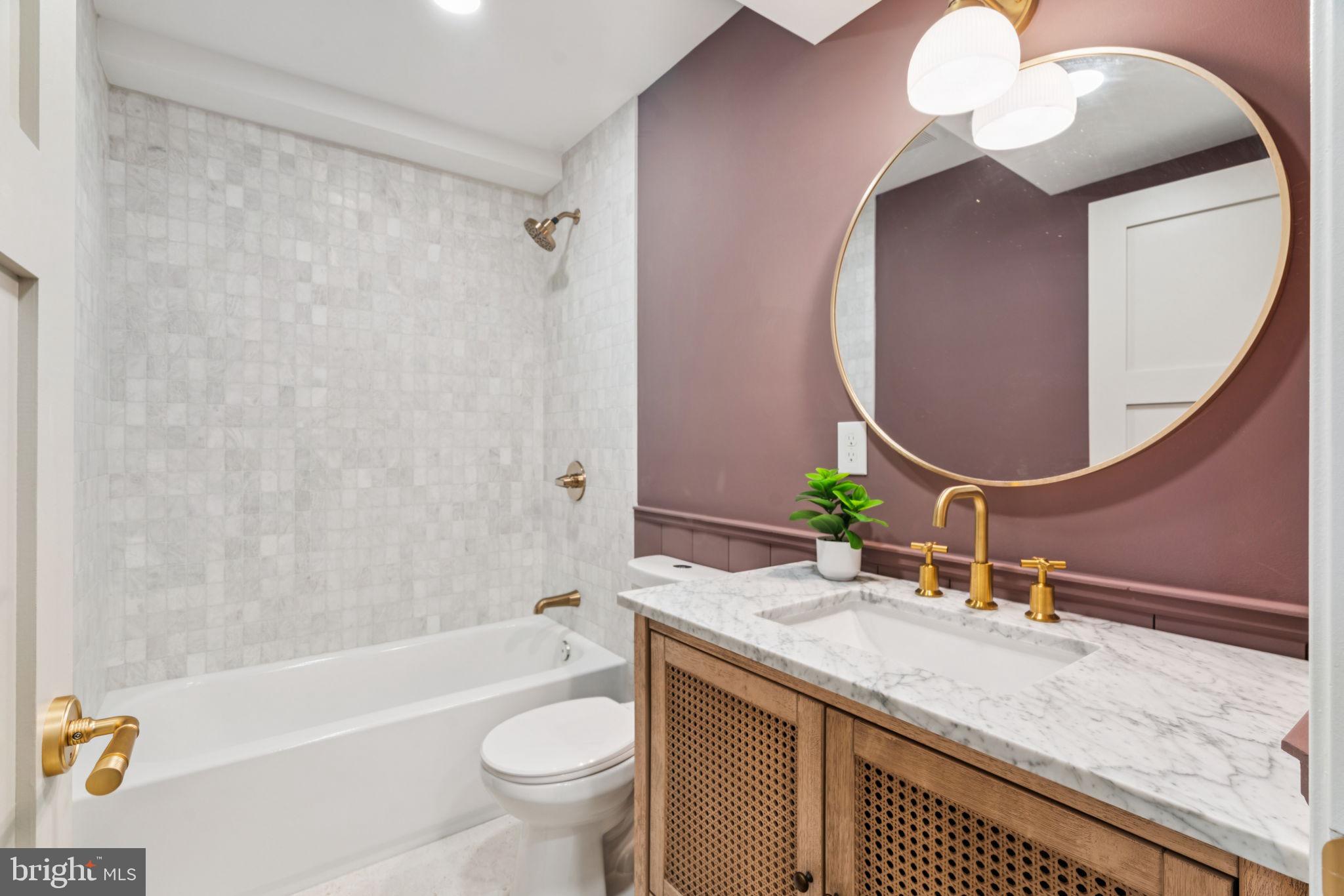 1310 E PASSYUNK AVENUE