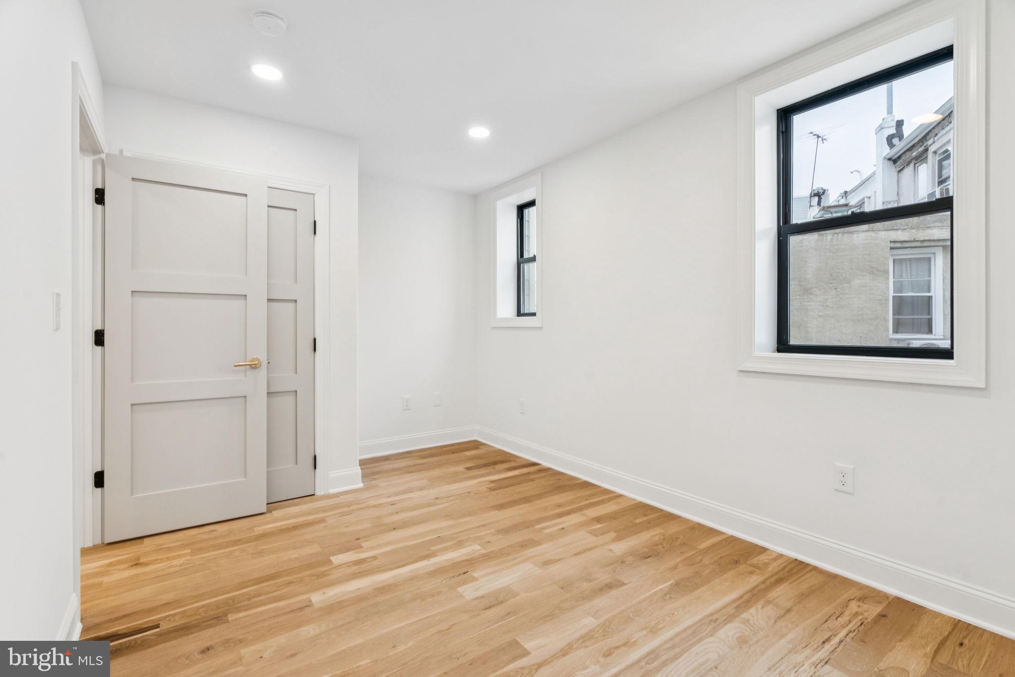 1310 E PASSYUNK AVENUE