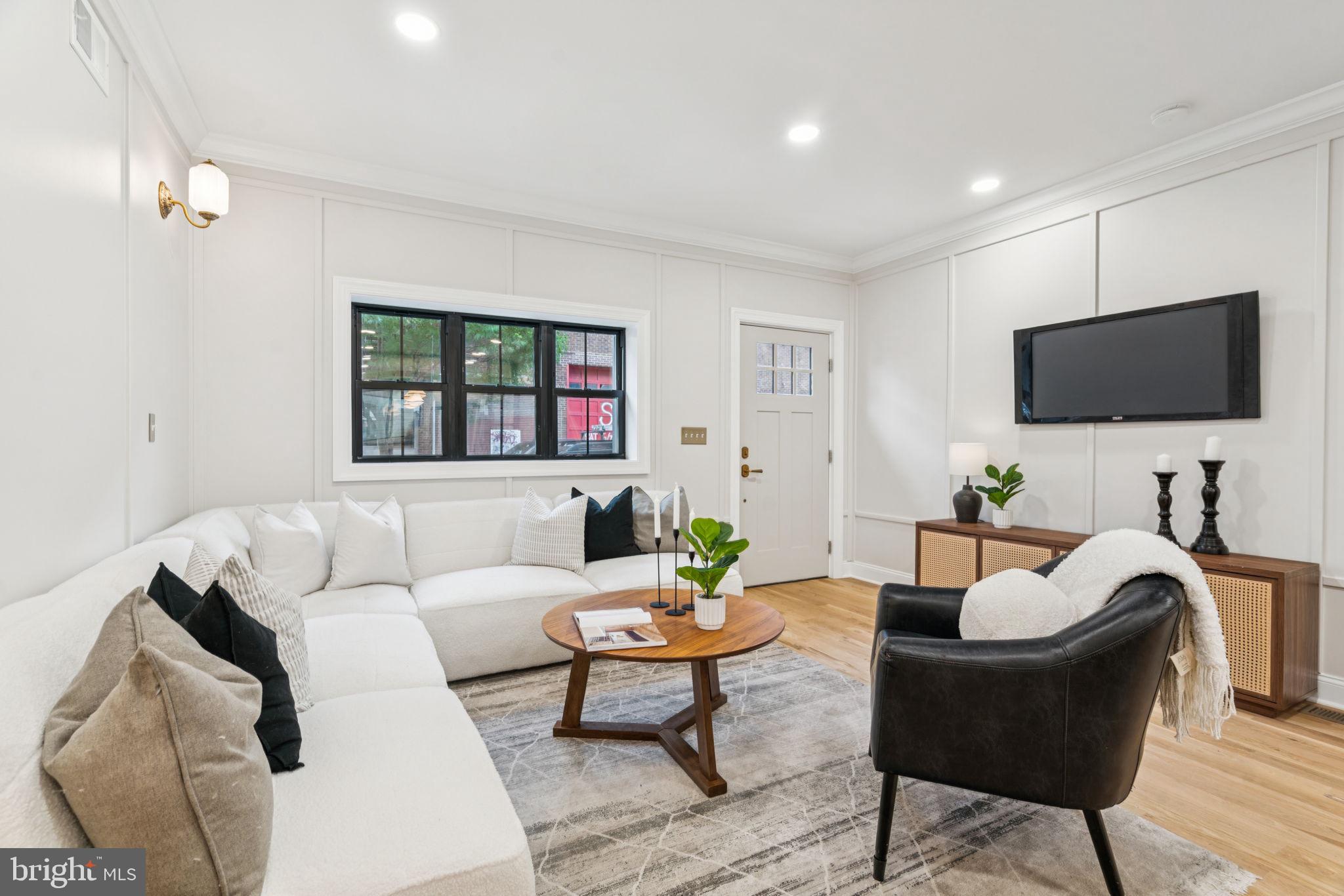 1310 E PASSYUNK AVENUE