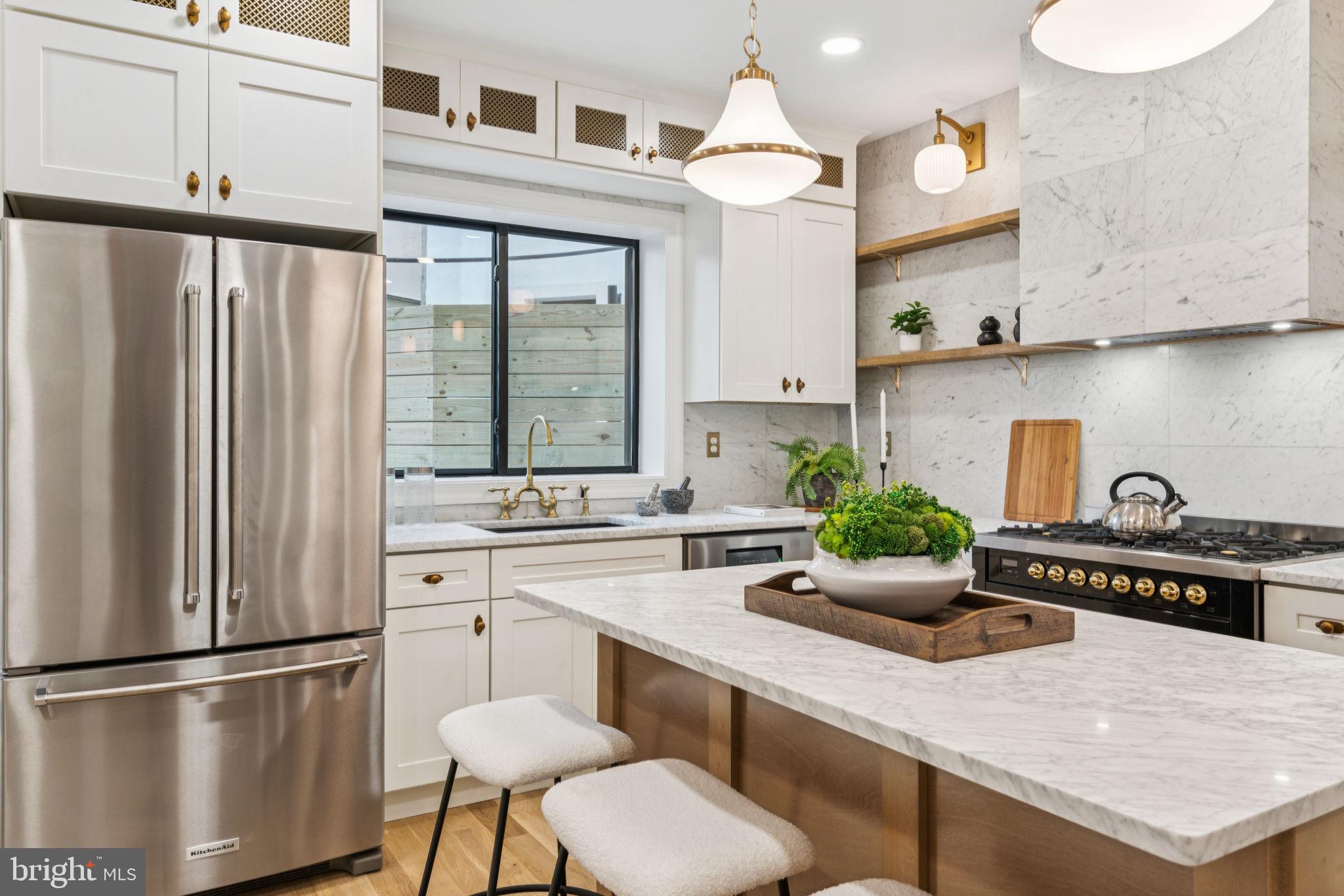 1310 E PASSYUNK AVENUE