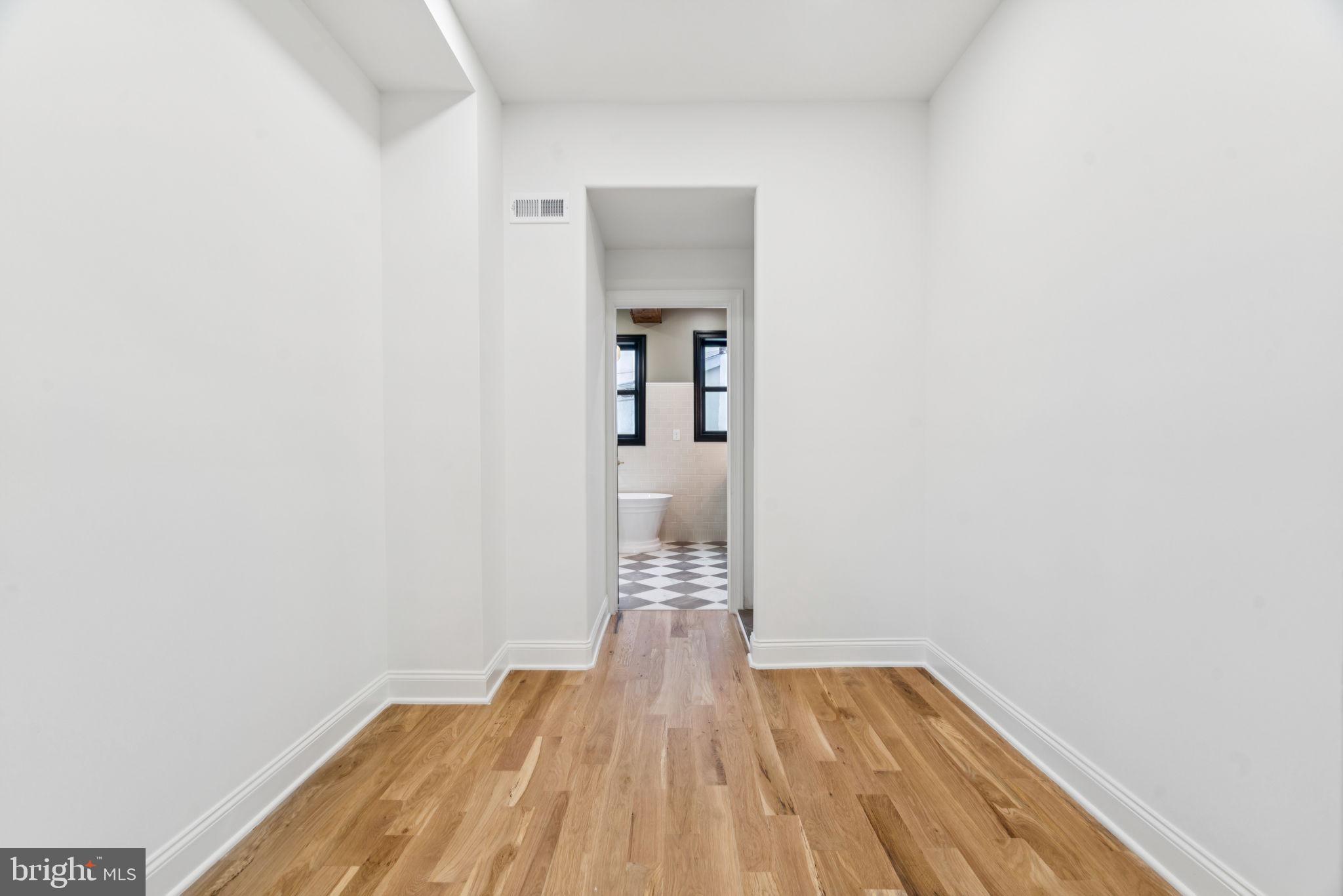 1310 E PASSYUNK AVENUE