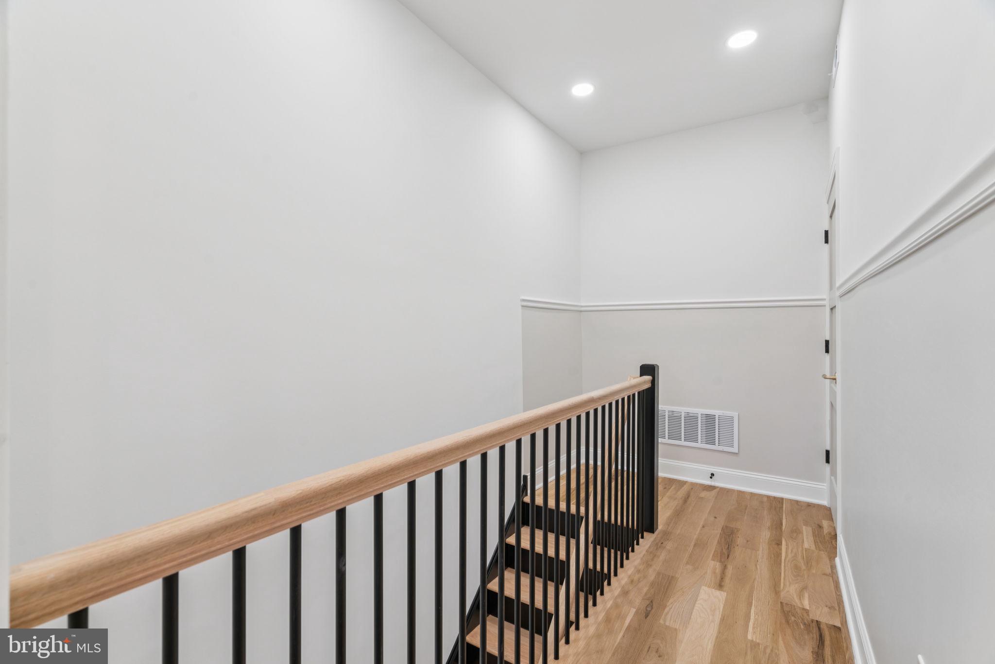 1310 E PASSYUNK AVENUE