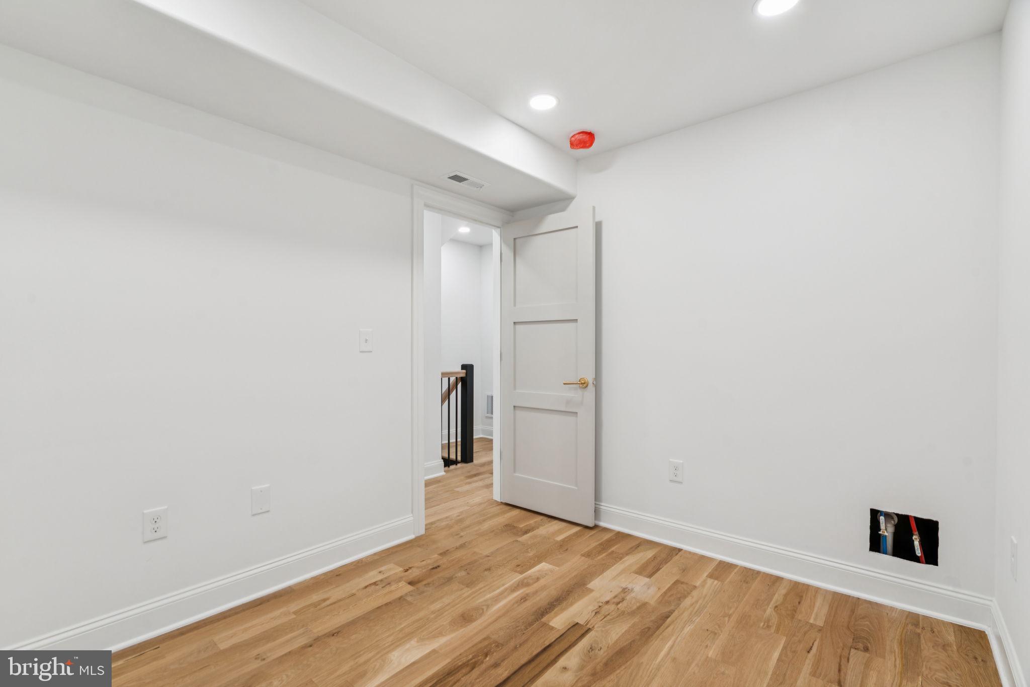 1310 E PASSYUNK AVENUE