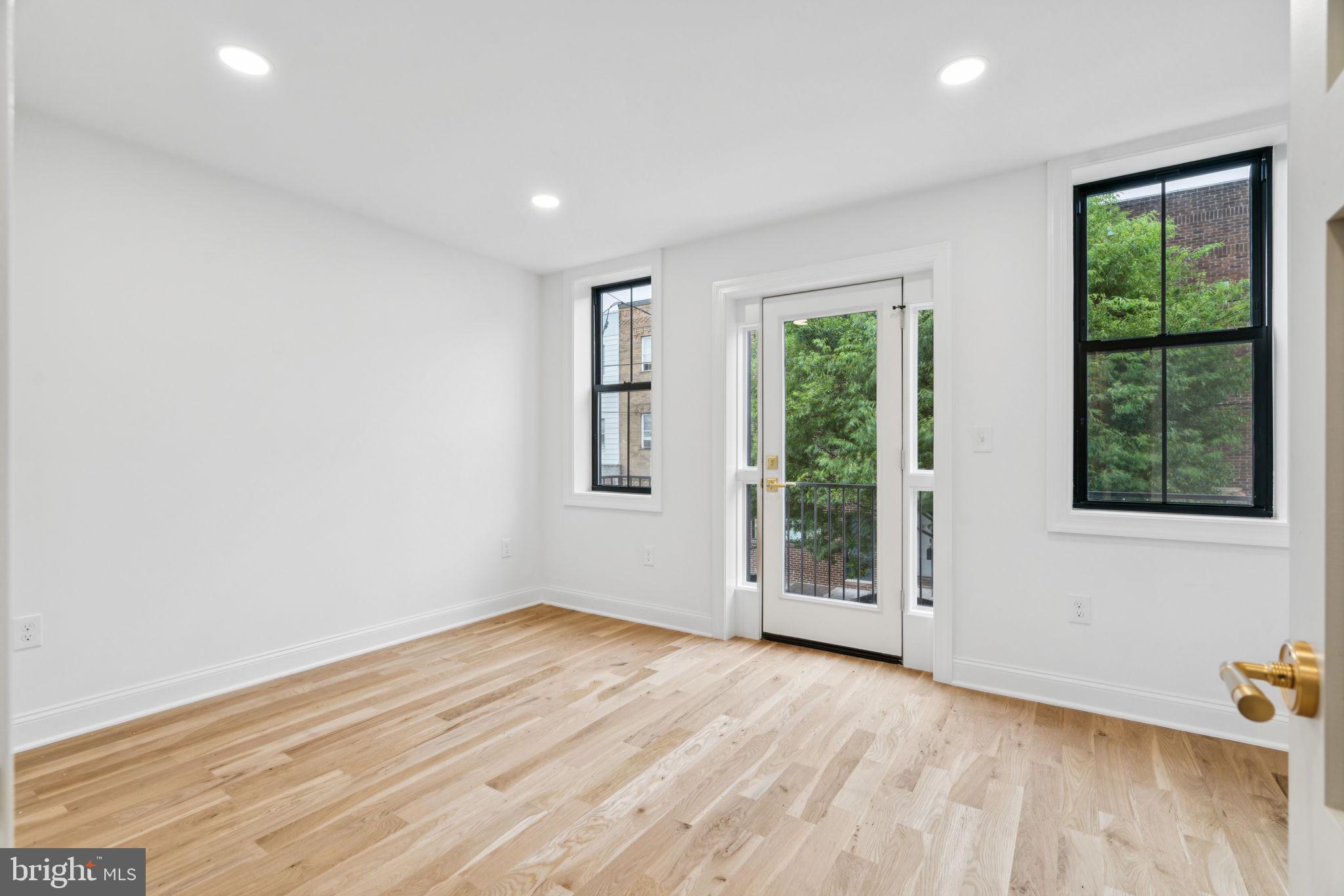 1310 E PASSYUNK AVENUE