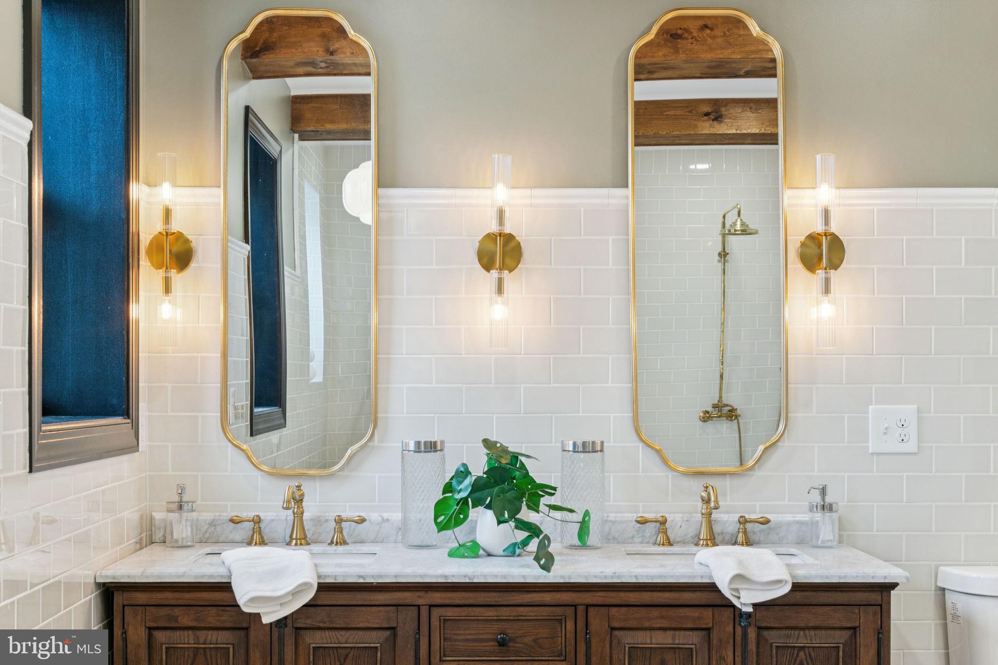 1310 E PASSYUNK AVENUE