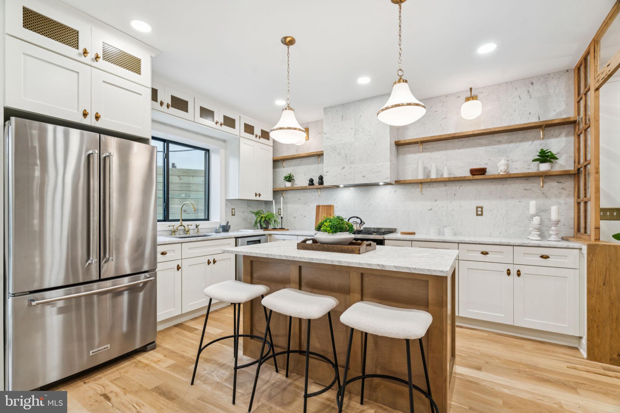 1310 E PASSYUNK AVENUE