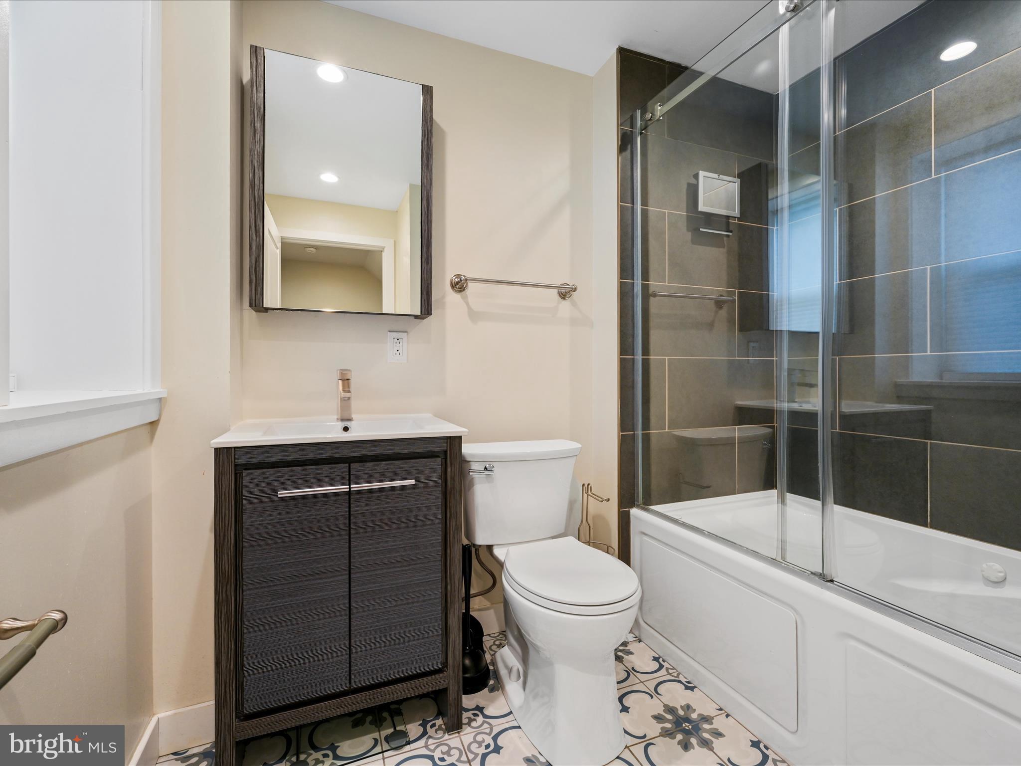 1204 MONTROSE STREET