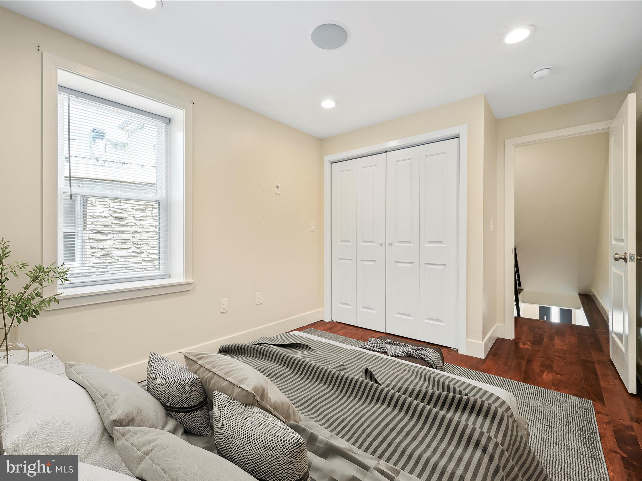 1204 MONTROSE STREET