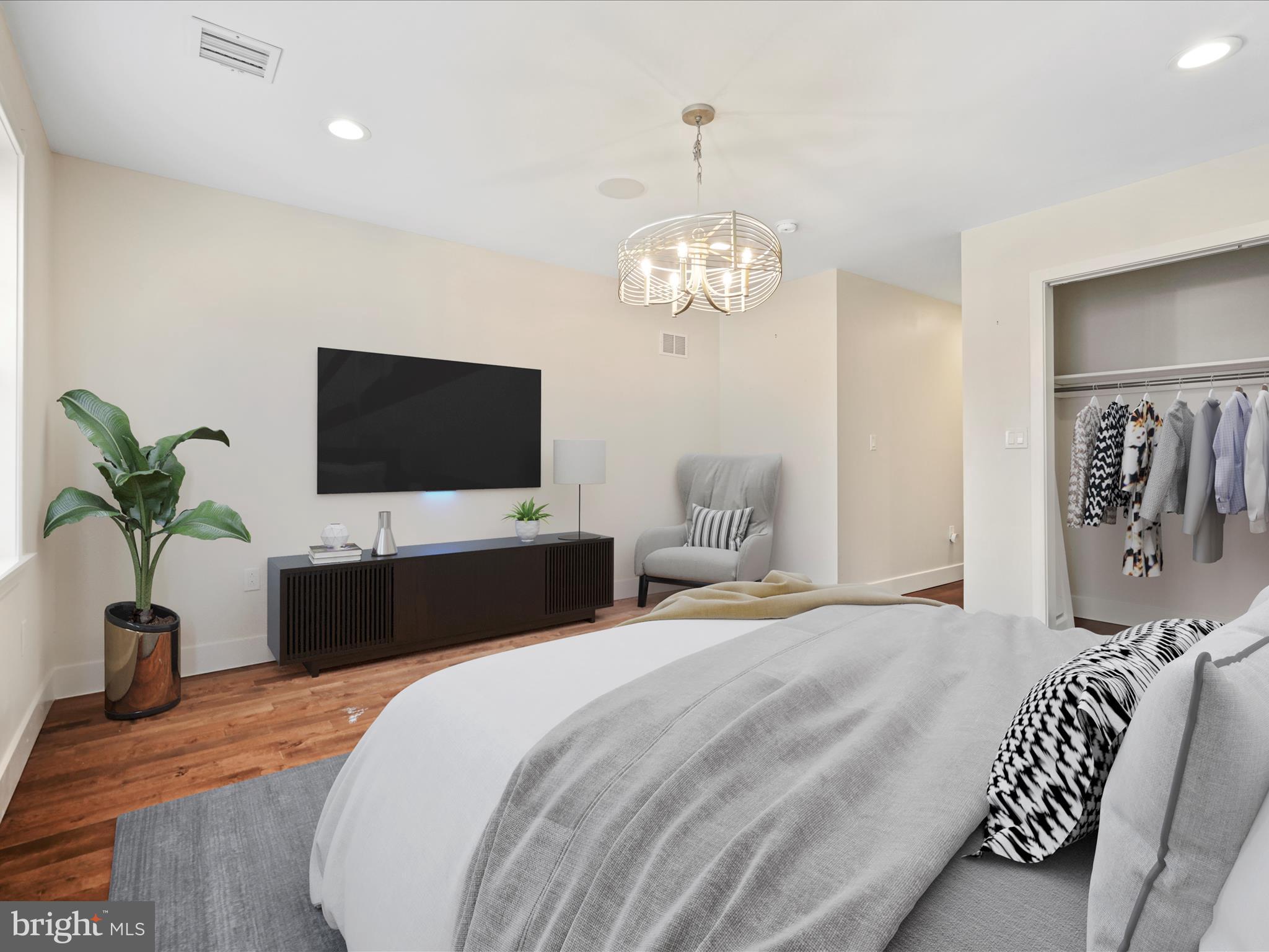 1204 MONTROSE STREET