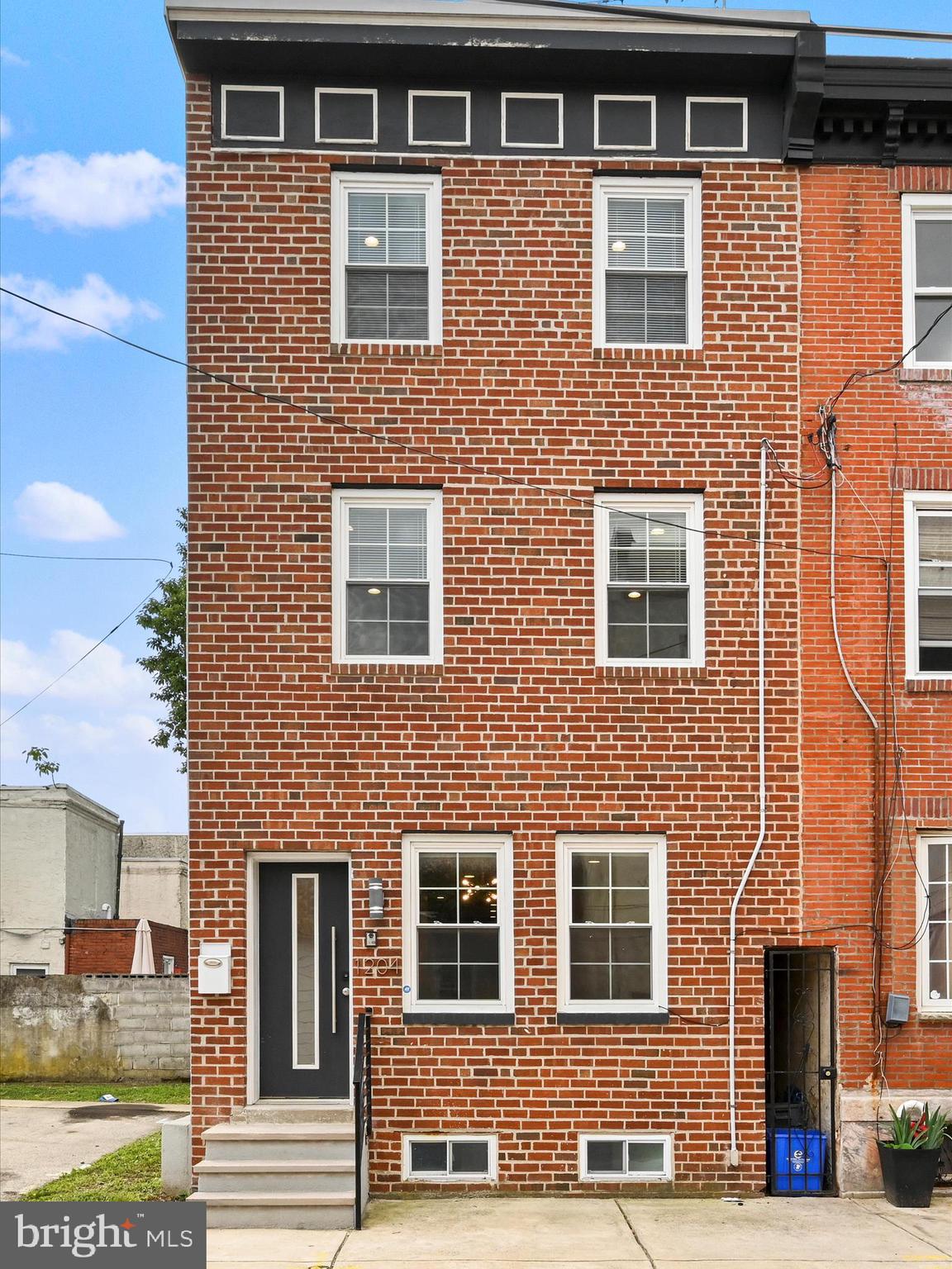 1204 MONTROSE STREET