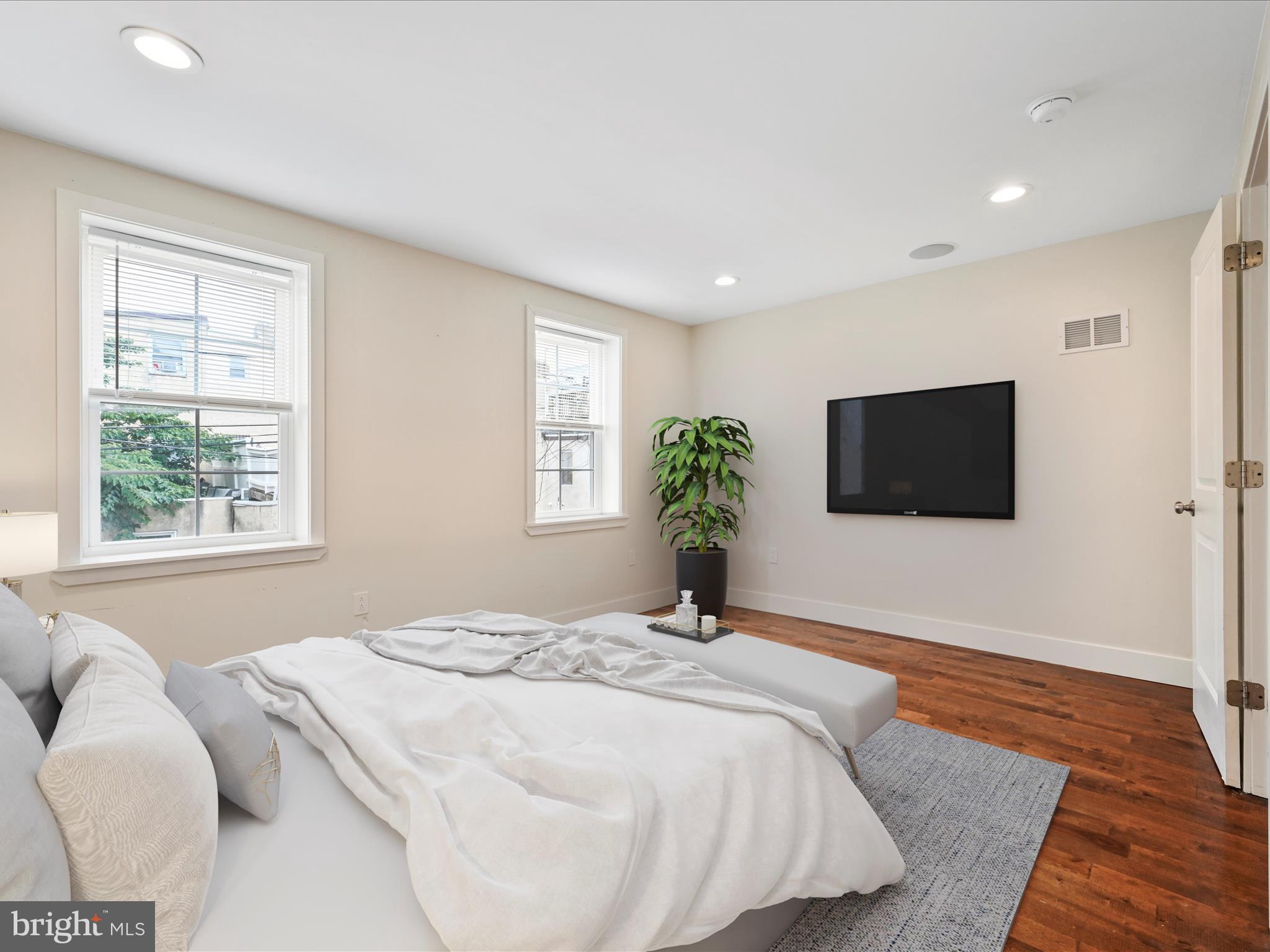 1204 MONTROSE STREET