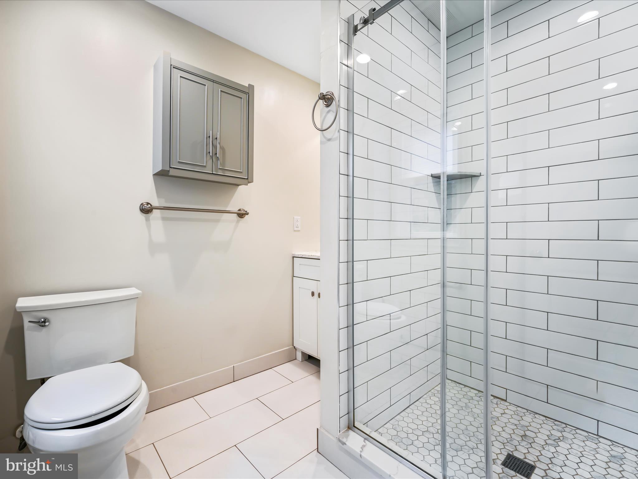 1204 MONTROSE STREET